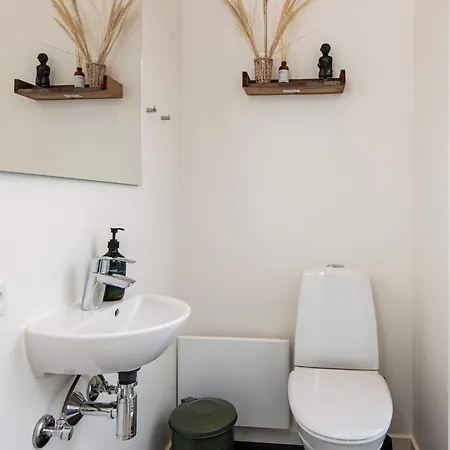 8 Person In Semesterbostad