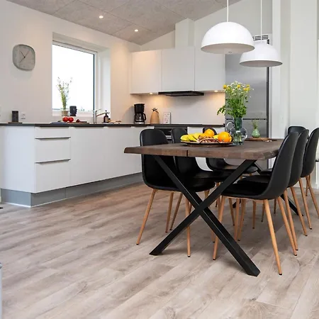 Semesterbostad 8 Person In