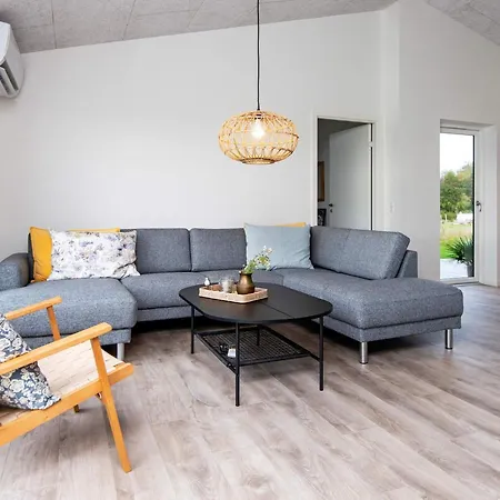 8 Person In Semesterbostad *